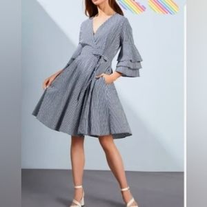 🎀Calvin Klein wrap dress bell sleeves sz 2 navy gingham